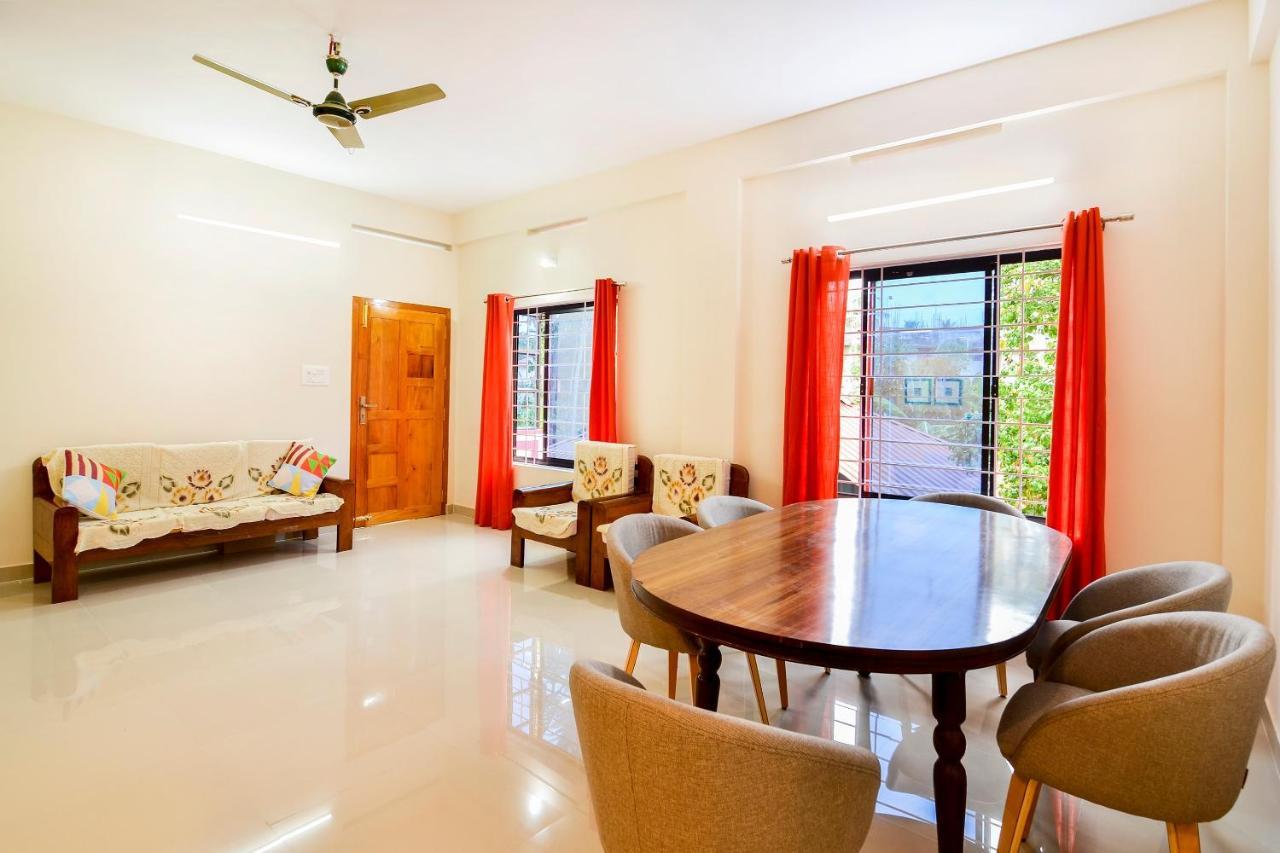 Oyo Home 81801 Akash Villa Trippapur Esterno foto