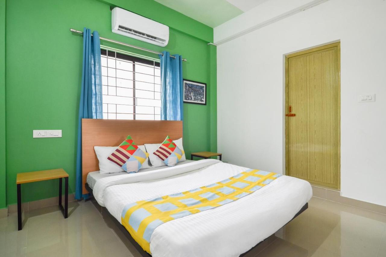 Oyo Home 81801 Akash Villa Trippapur Esterno foto