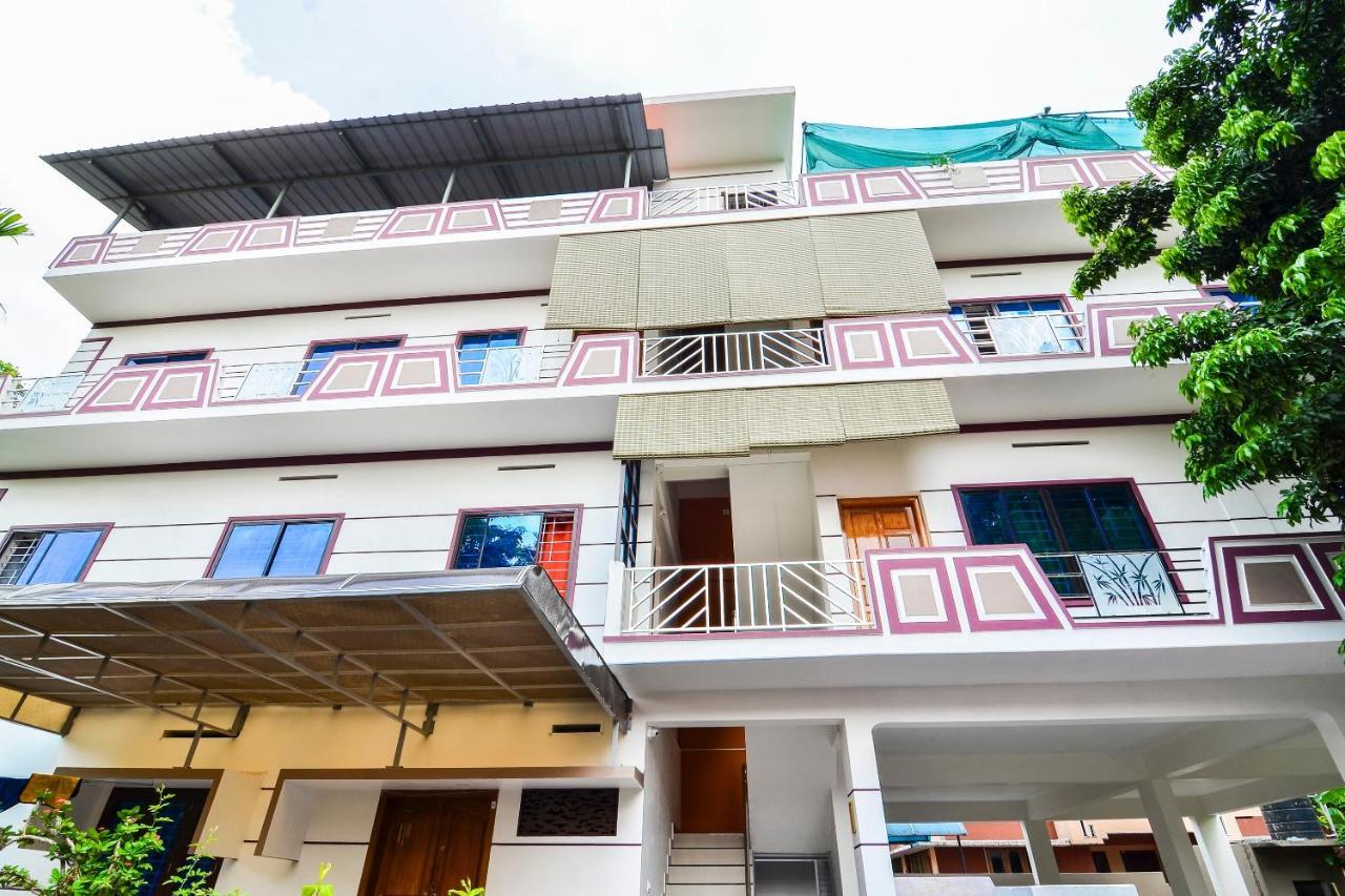 Oyo Home 81801 Akash Villa Trippapur Esterno foto