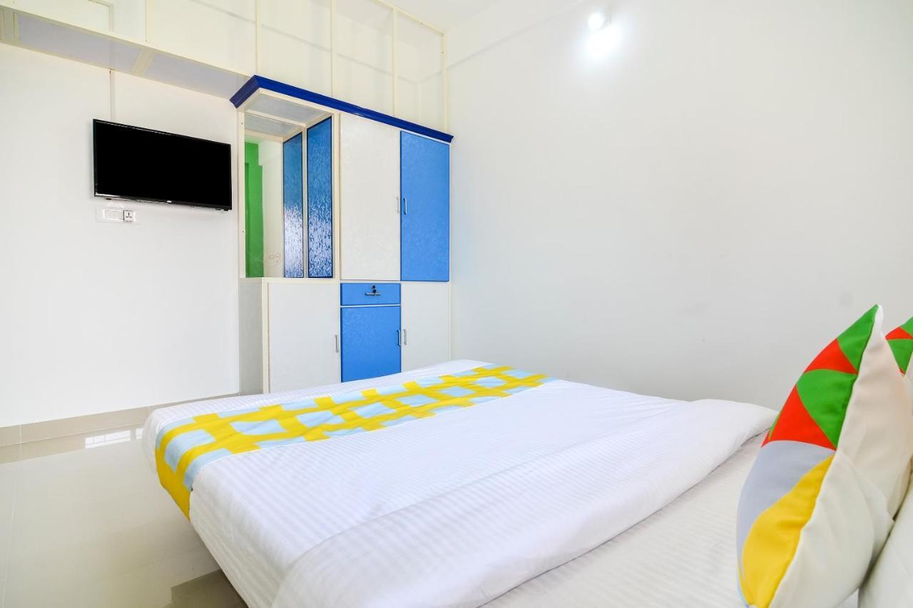 Oyo Home 81801 Akash Villa Trippapur Esterno foto