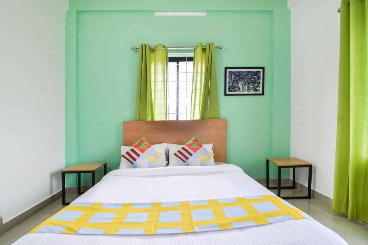 Oyo Home 81801 Akash Villa Trippapur Esterno foto
