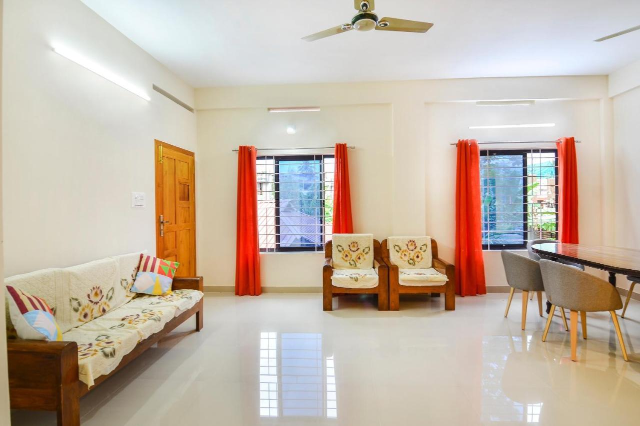 Oyo Home 81801 Akash Villa Trippapur Esterno foto