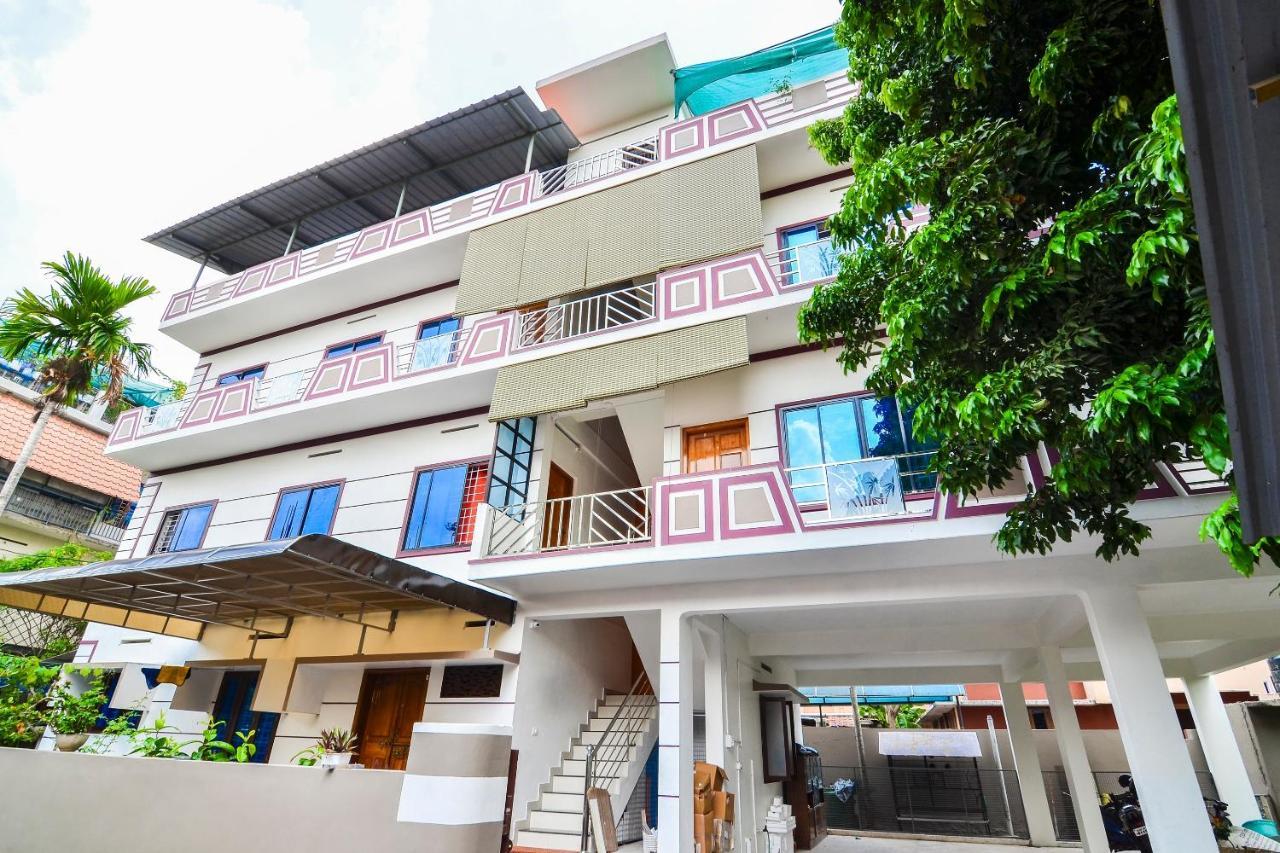 Oyo Home 81801 Akash Villa Trippapur Esterno foto
