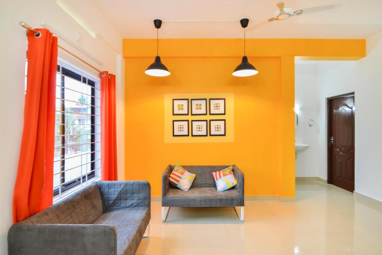 Oyo Home 81801 Akash Villa Trippapur Esterno foto